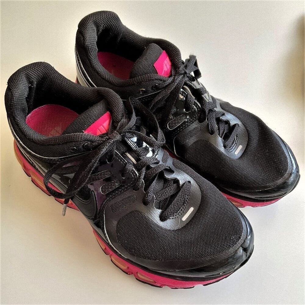 2010 NIKE AIRMAX SNEAKER ATHLETIC  SHOES EUC